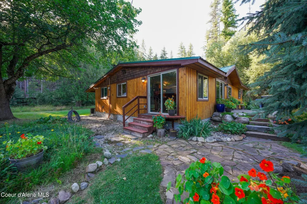 430 Nordman Nordman, ID 83848