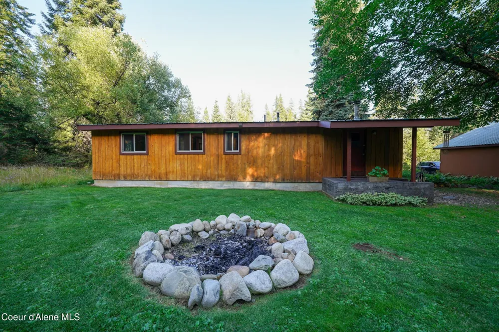 430 Nordman Nordman, ID 83848