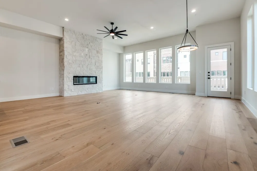 250 E Dallas Road #119 Grapevine, TX 76051