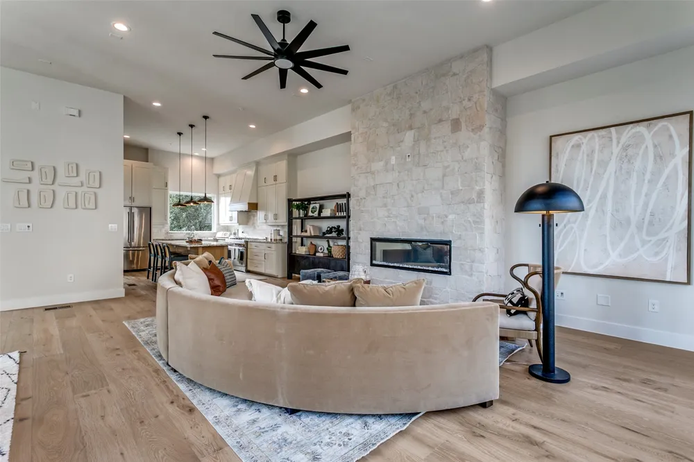 250 E Dallas Road #119 Grapevine, TX 76051