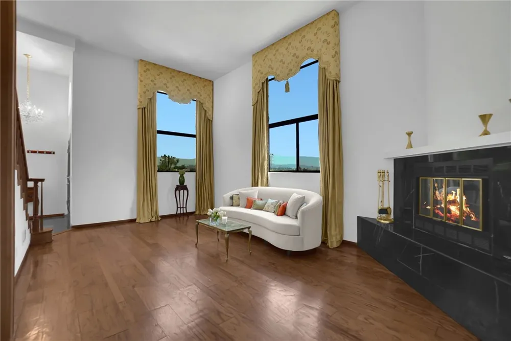 2524 Ivan Hill Terrace