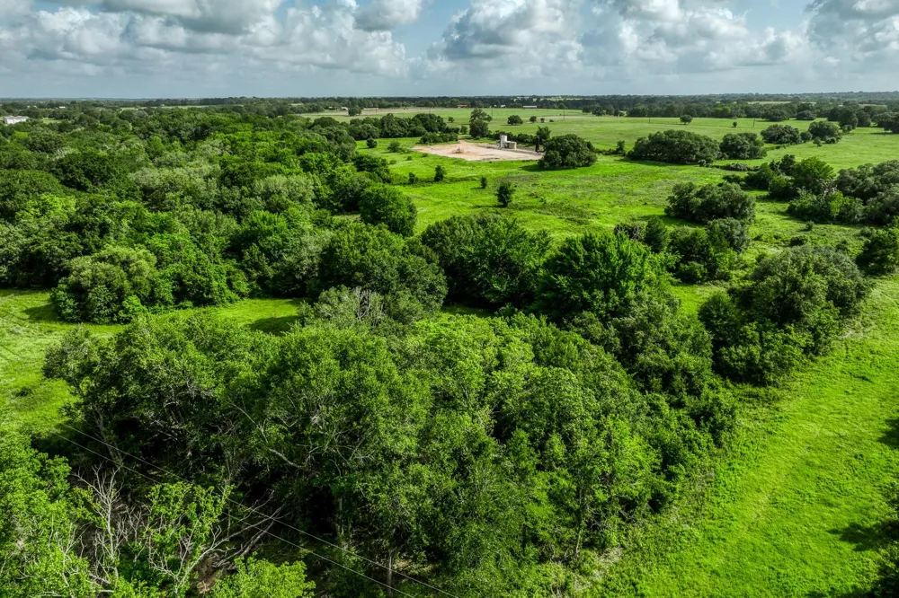 9 S Nassau Road Round Top, TX 78954