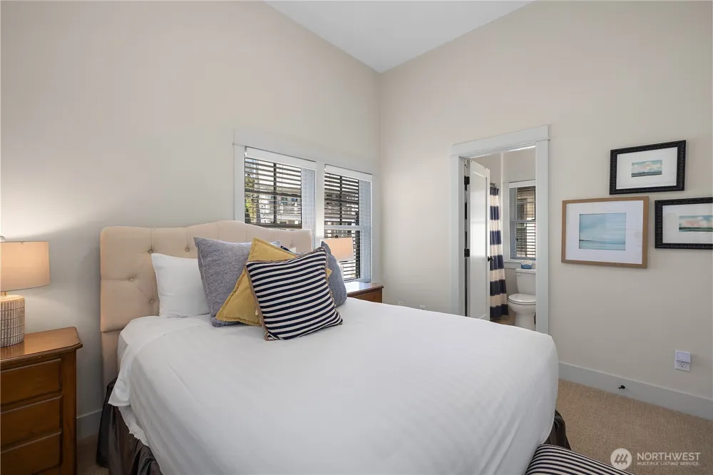 34 Seaside Lane Pacific Beach, WA 98571