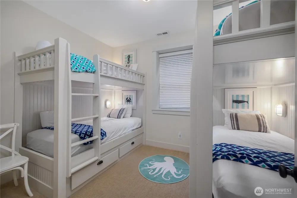 34 Seaside Lane Pacific Beach, WA 98571