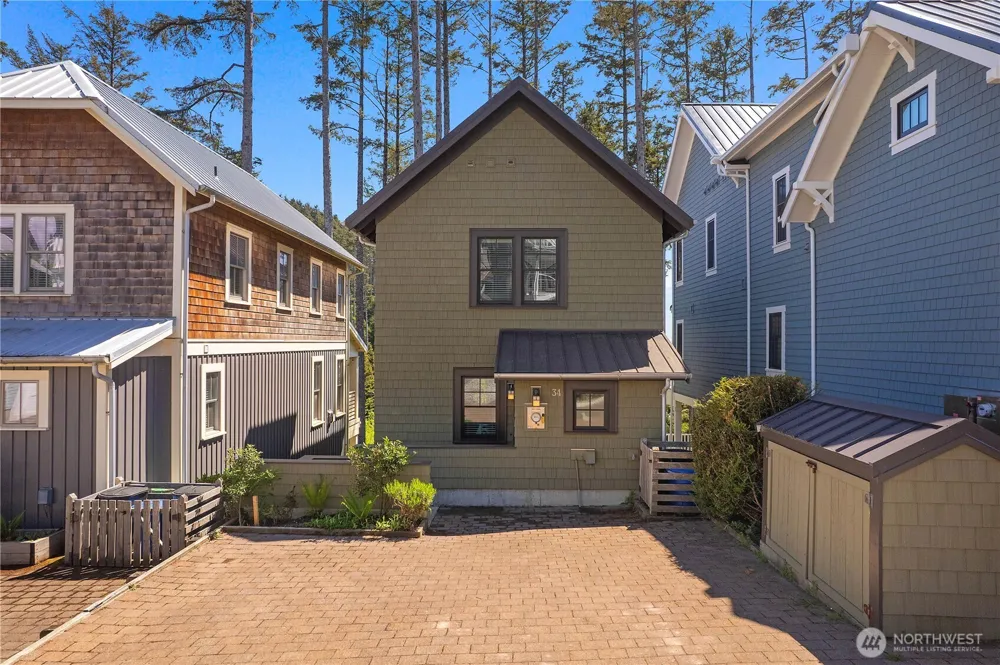 34 Seaside Lane Pacific Beach, WA 98571