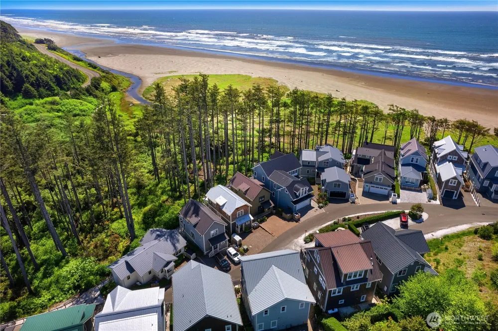 34 Seaside Lane Pacific Beach, WA 98571