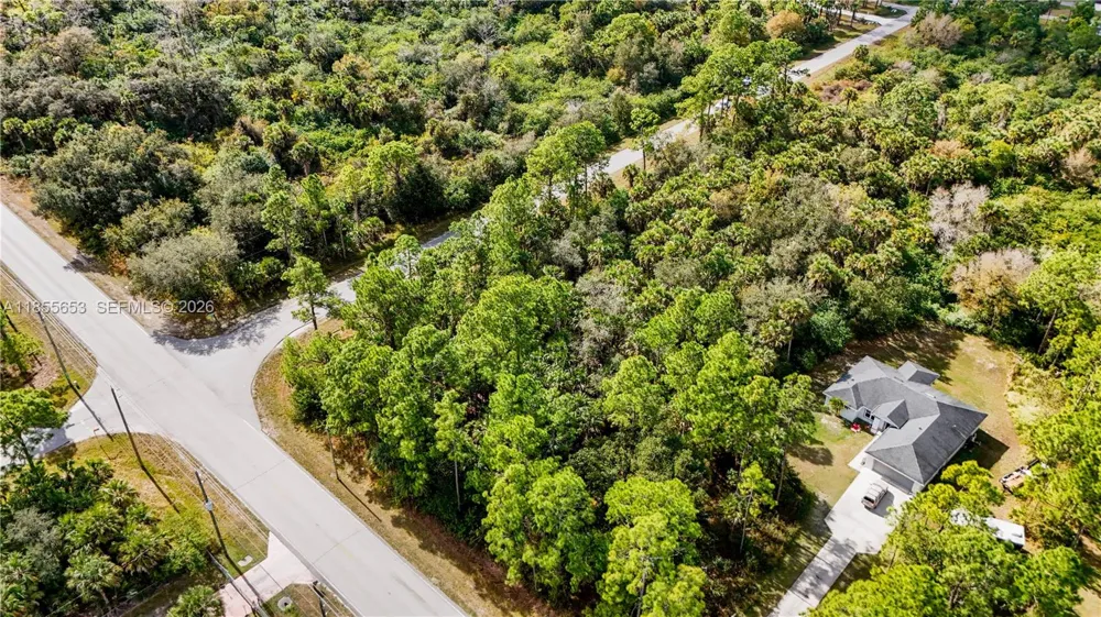 3132 SE 24 Ave Naples, FL 34117