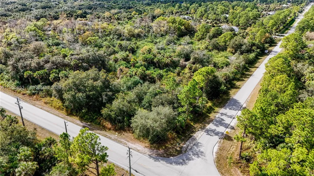 3132 SE 24 Ave Naples, FL 34117