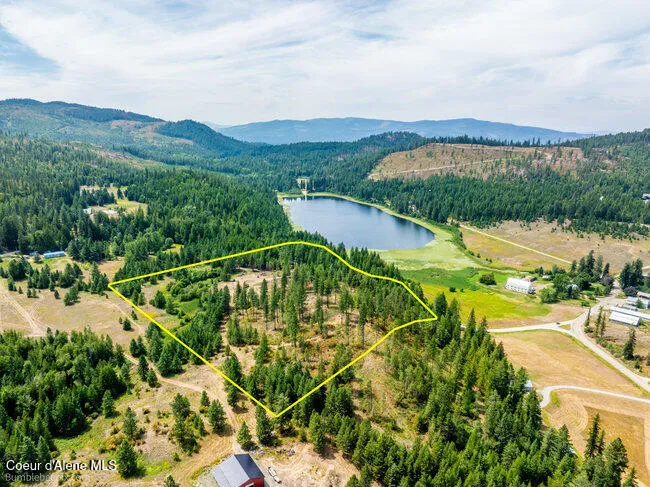 197 Schneiders Road Sagle, ID 83860