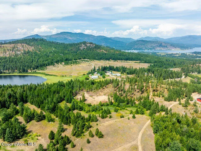 197 Schneiders Road Sagle, ID 83860