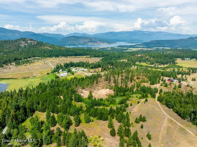 197 Schneiders Road Sagle, ID 83860