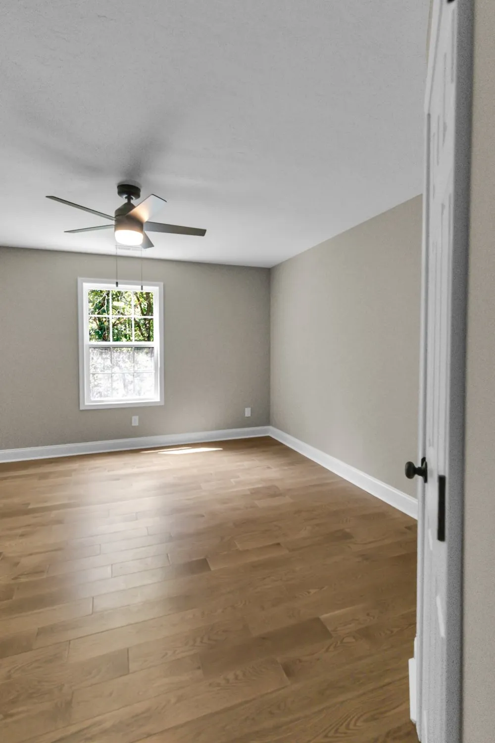 138 Tamatha Dr Paris, TN 38242