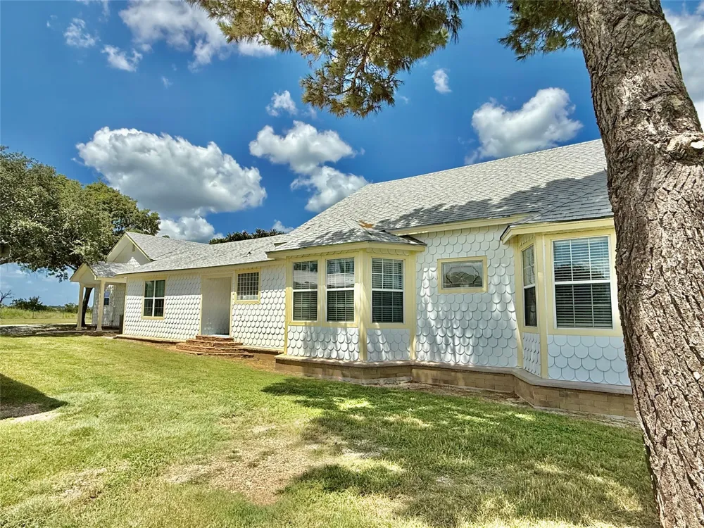 596 County Road 3425 Clifton, TX 76634