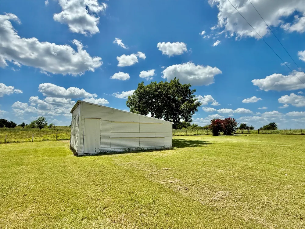 596 County Road 3425 Clifton, TX 76634