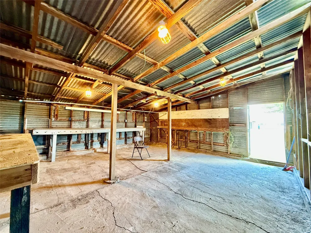 596 County Road 3425 Clifton, TX 76634