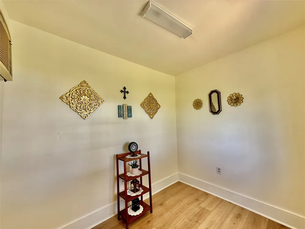 596 County Road 3425 Clifton, TX 76634