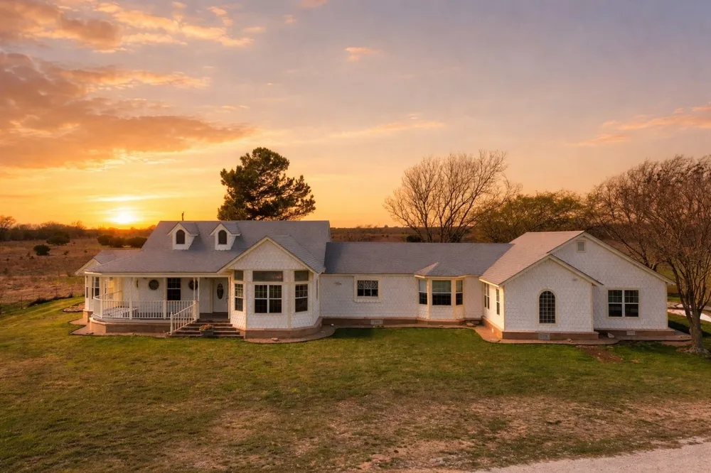 596 County Road 3425 Clifton, TX 76634