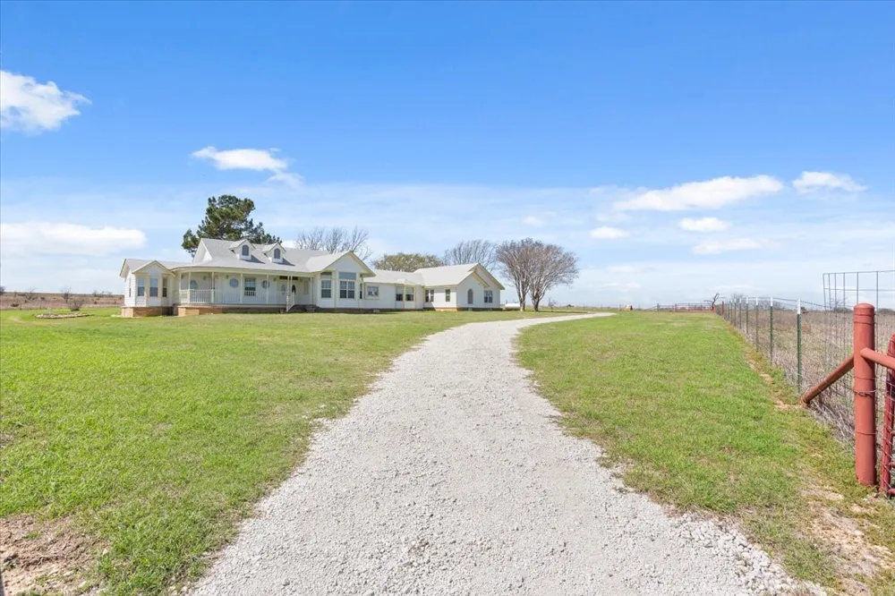 596 County Road 3425 Clifton, TX 76634