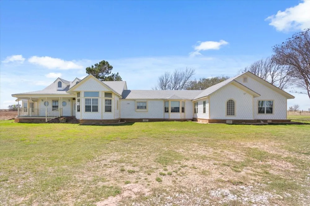 596 County Road 3425 Clifton, TX 76634