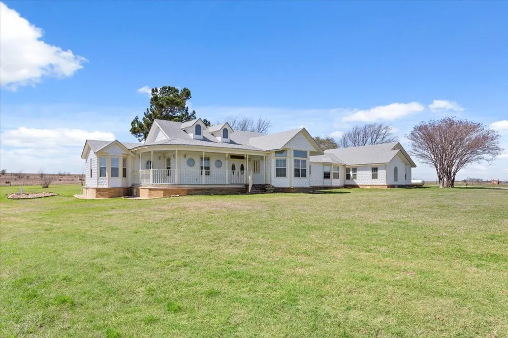 596 County Road 3425 Clifton, TX 76634