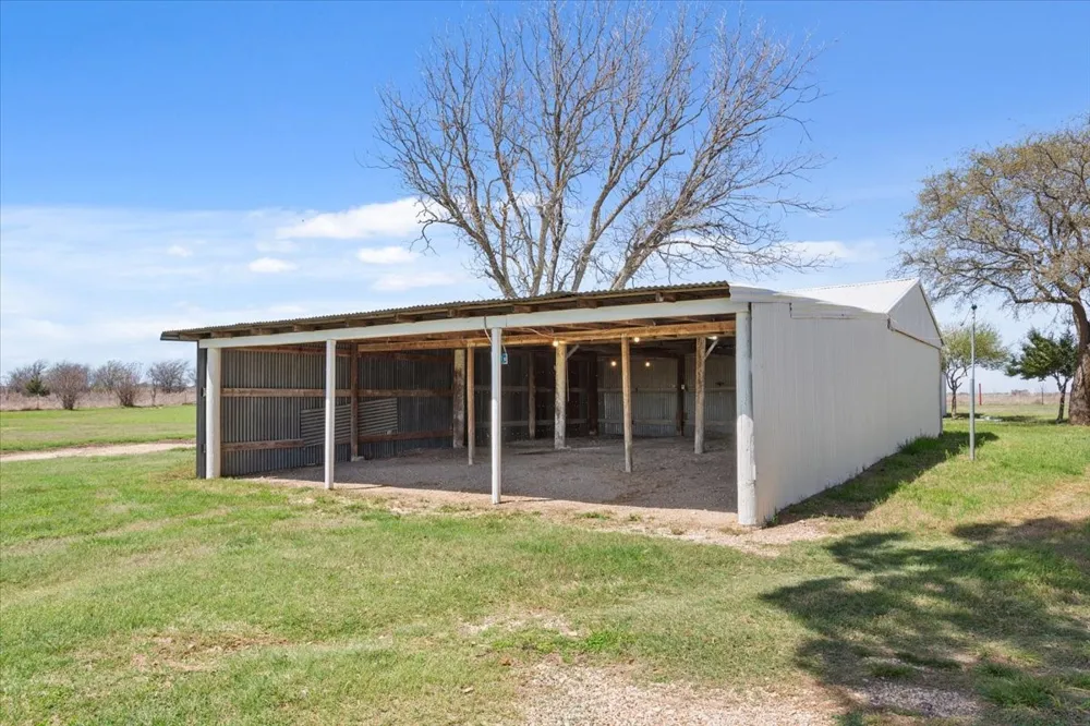 596 County Road 3425 Clifton, TX 76634