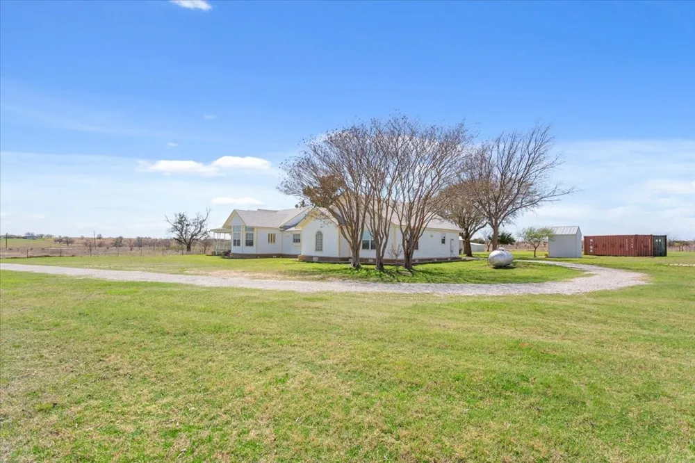 596 County Road 3425 Clifton, TX 76634