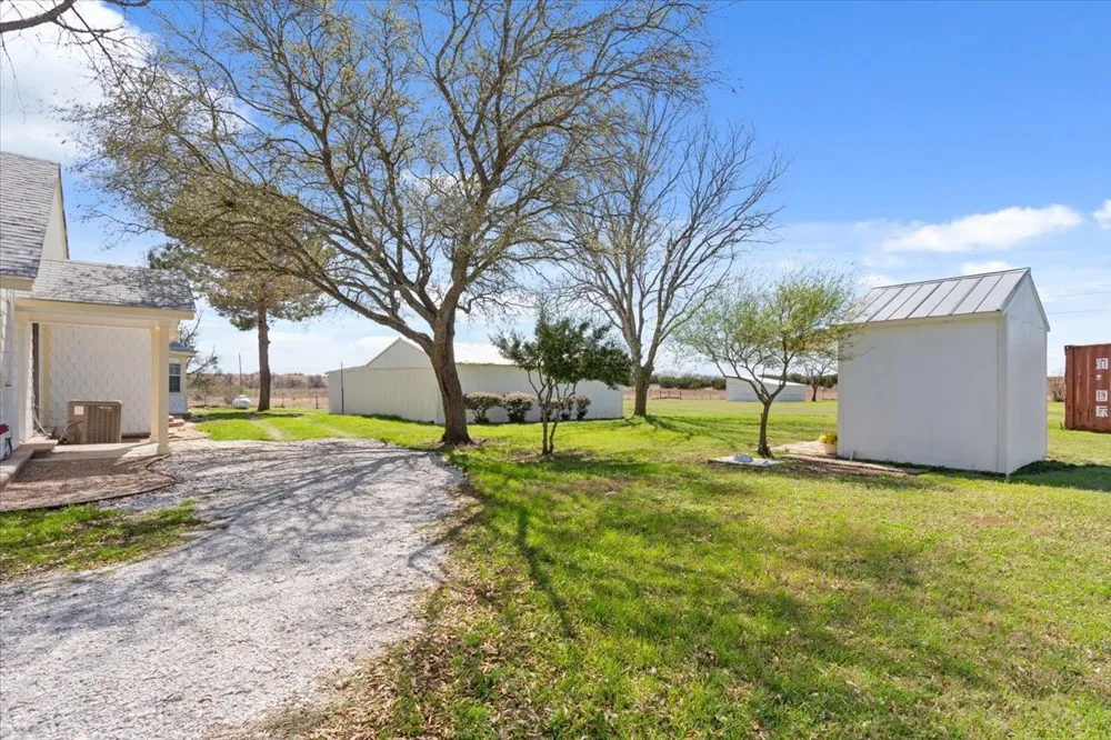596 County Road 3425 Clifton, TX 76634