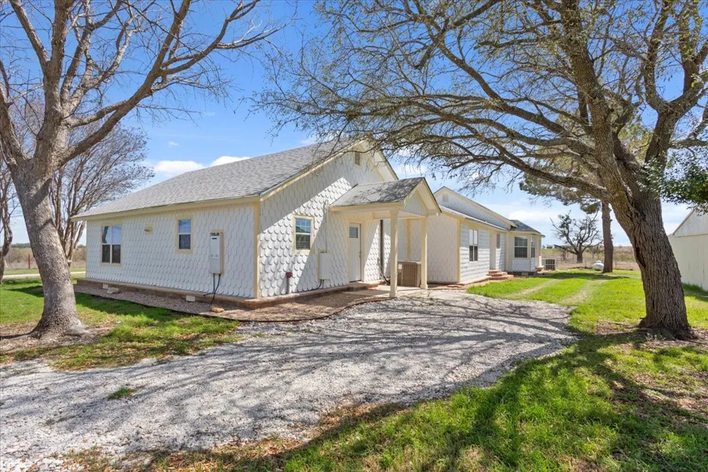 596 County Road 3425 Clifton, TX 76634