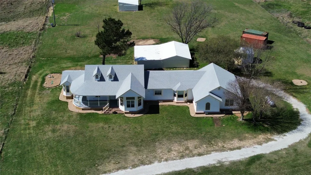 596 County Road 3425 Clifton, TX 76634