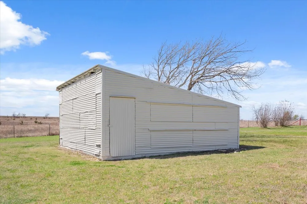 596 County Road 3425 Clifton, TX 76634
