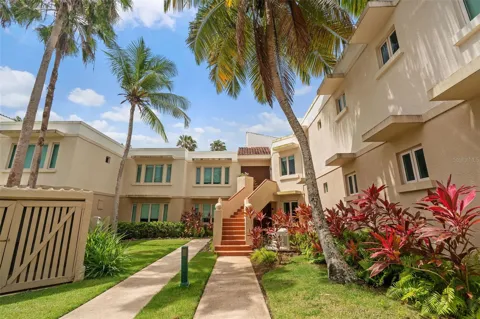 . LAKESIDE VILLAS #D4