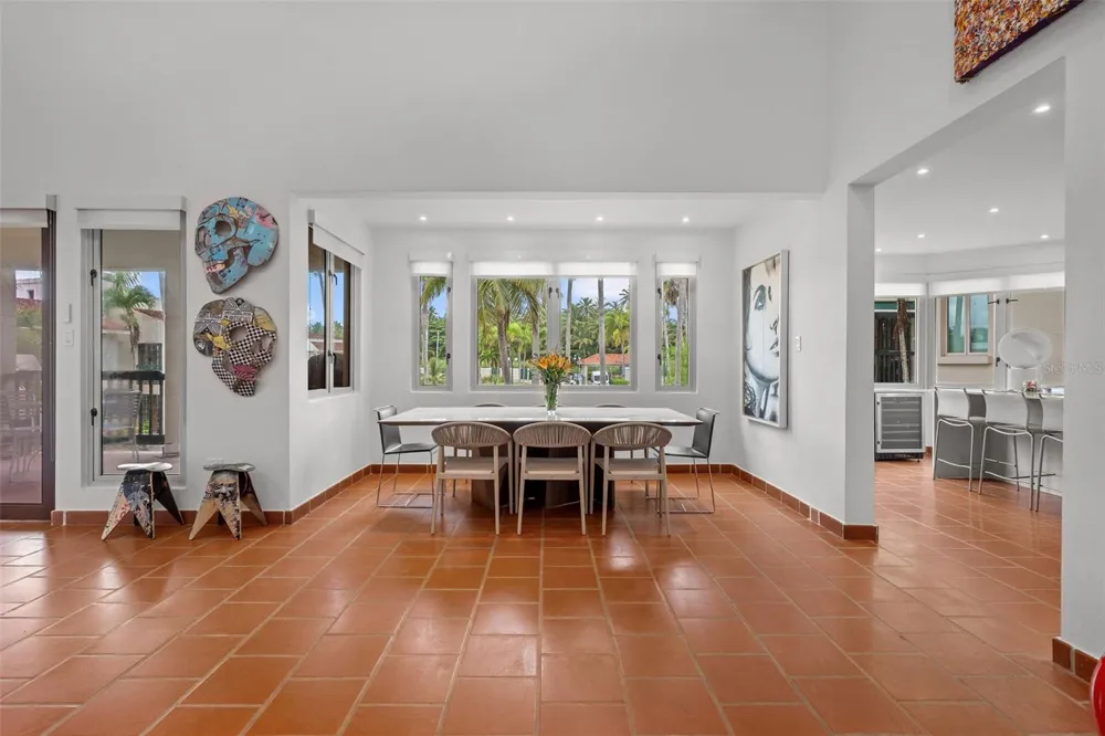 . LAKESIDE VILLAS #D4 Vega Alta, PR 00692