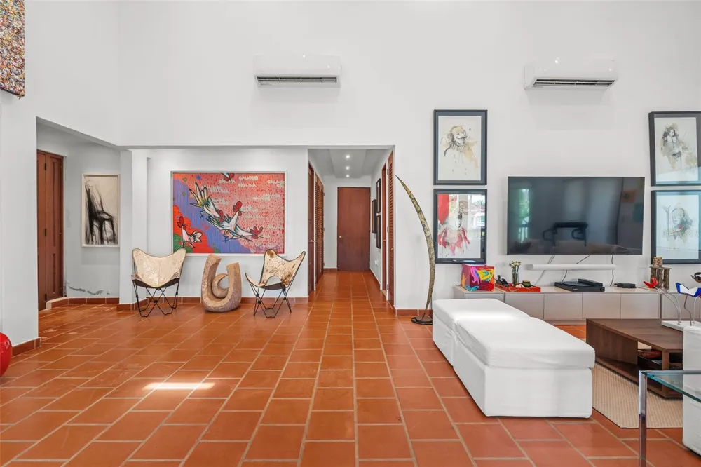 . LAKESIDE VILLAS #D4 Vega Alta, PR 00692