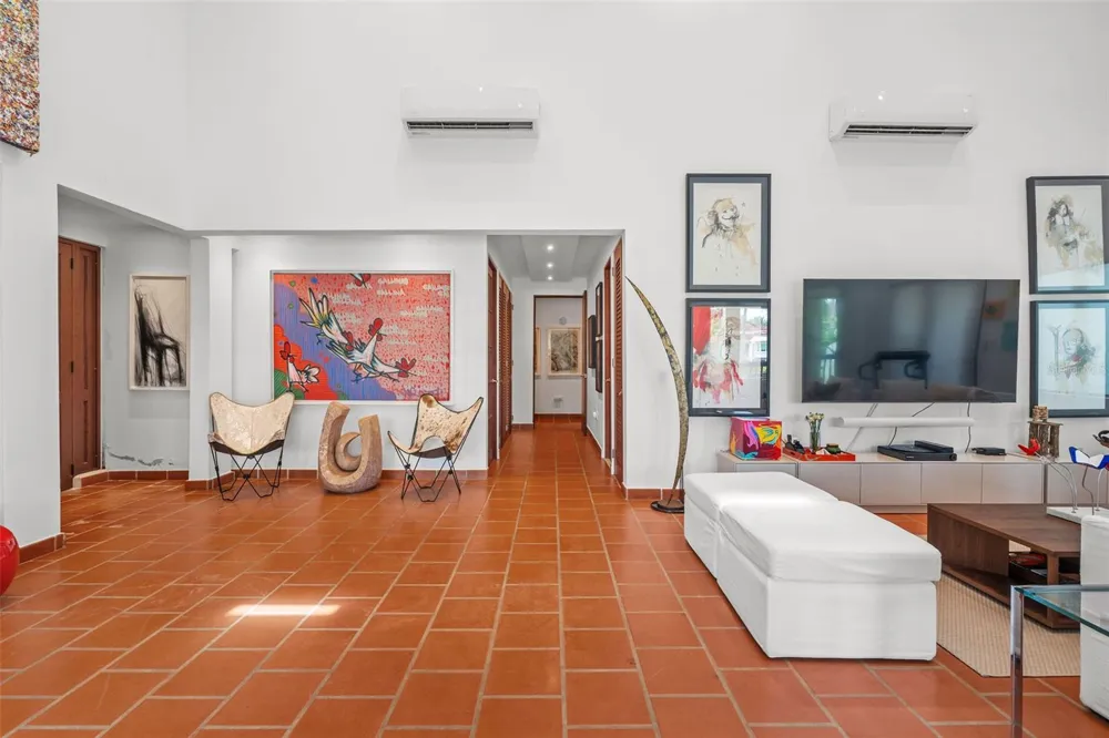 . LAKESIDE VILLAS #D4 Vega Alta, PR 00692