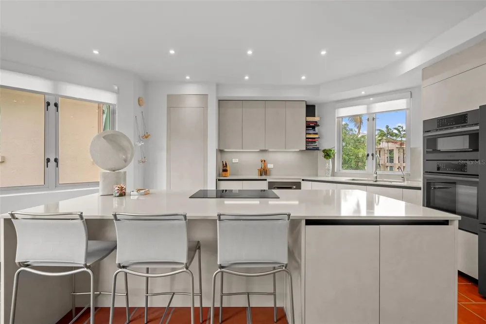 . LAKESIDE VILLAS #D4 Vega Alta, PR 00692