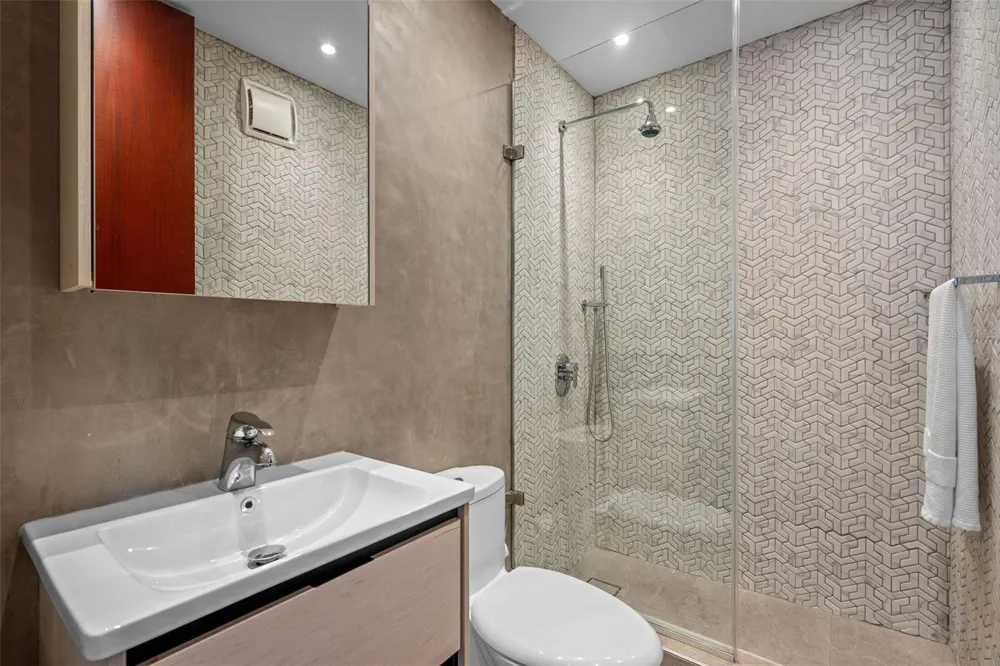 . LAKESIDE VILLAS #D4 Vega Alta, PR 00692