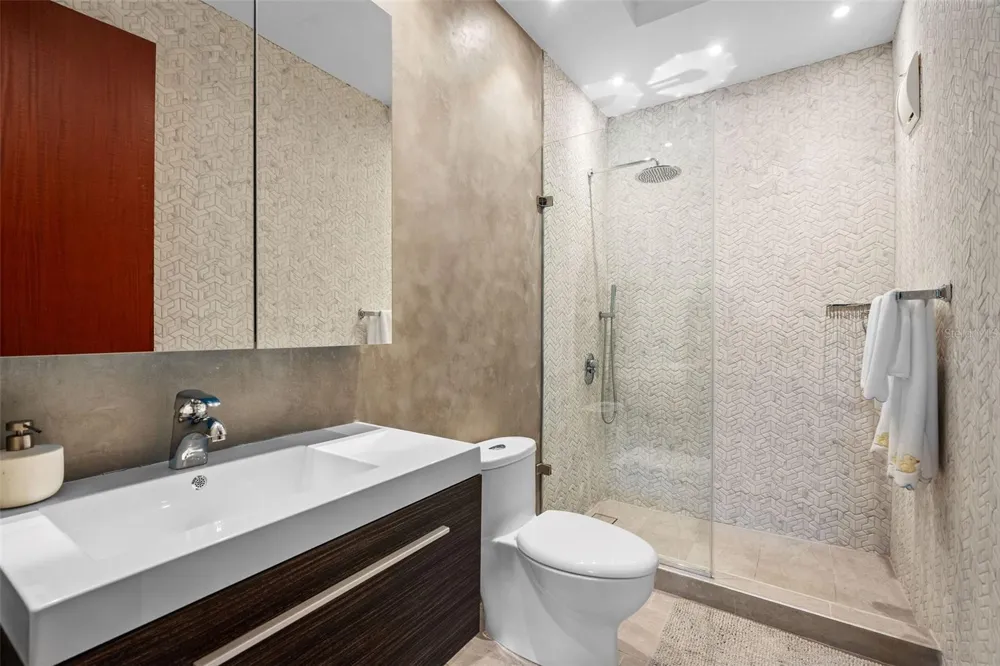 . LAKESIDE VILLAS #D4 Vega Alta, PR 00692