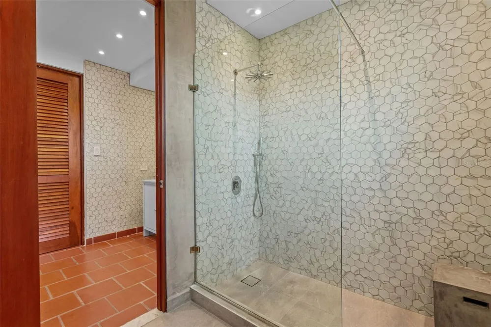 . LAKESIDE VILLAS #D4 Vega Alta, PR 00692