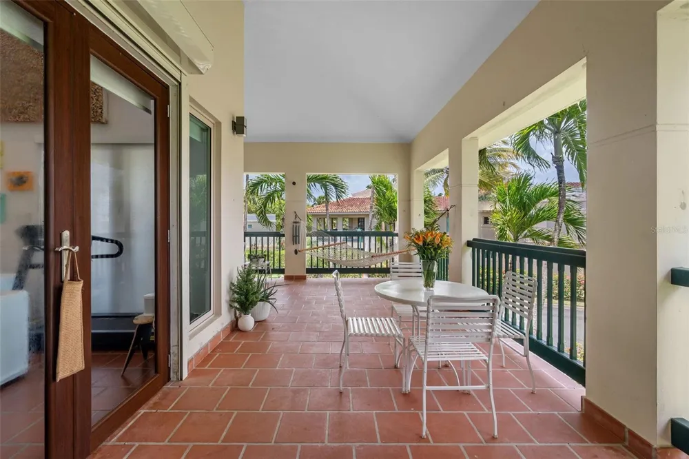 . LAKESIDE VILLAS #D4 Vega Alta, PR 00692