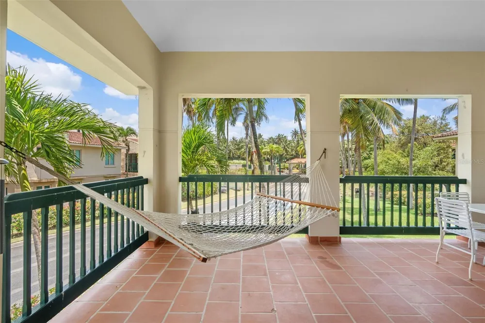 . LAKESIDE VILLAS #D4 Vega Alta, PR 00692