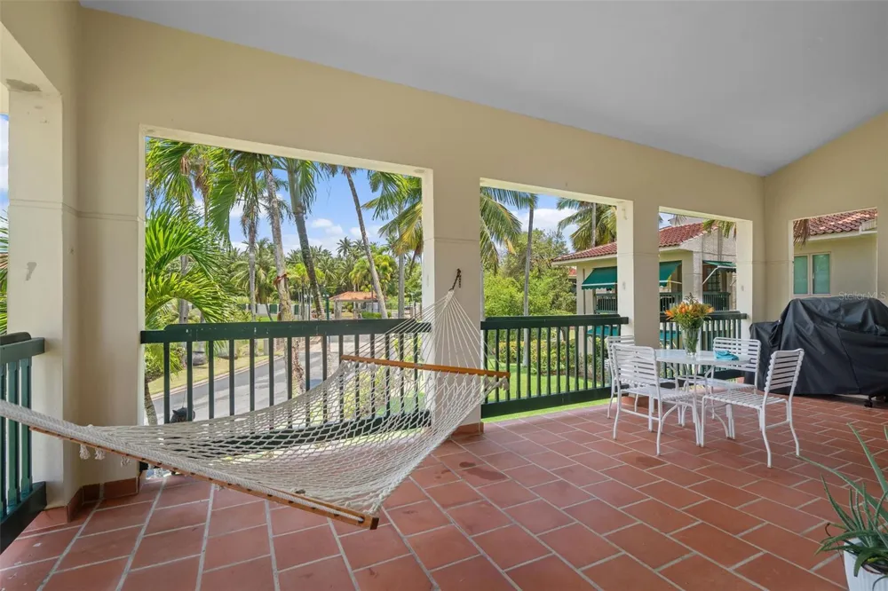 . LAKESIDE VILLAS #D4 Vega Alta, PR 00692