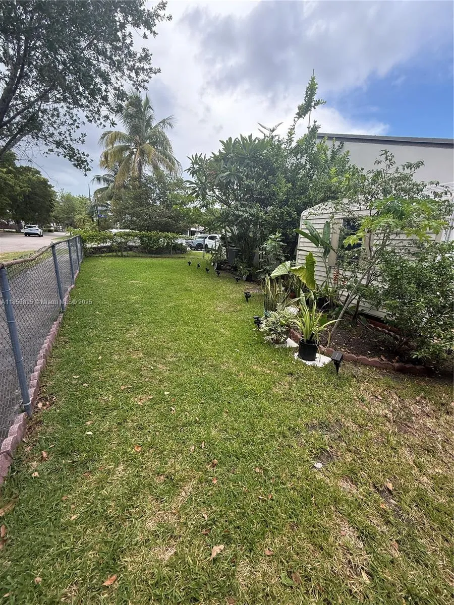 11472 SW 4th St Sweetwater, FL 33174