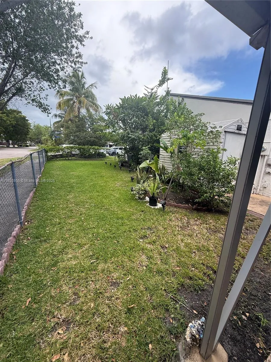 11472 SW 4th St Sweetwater, FL 33174