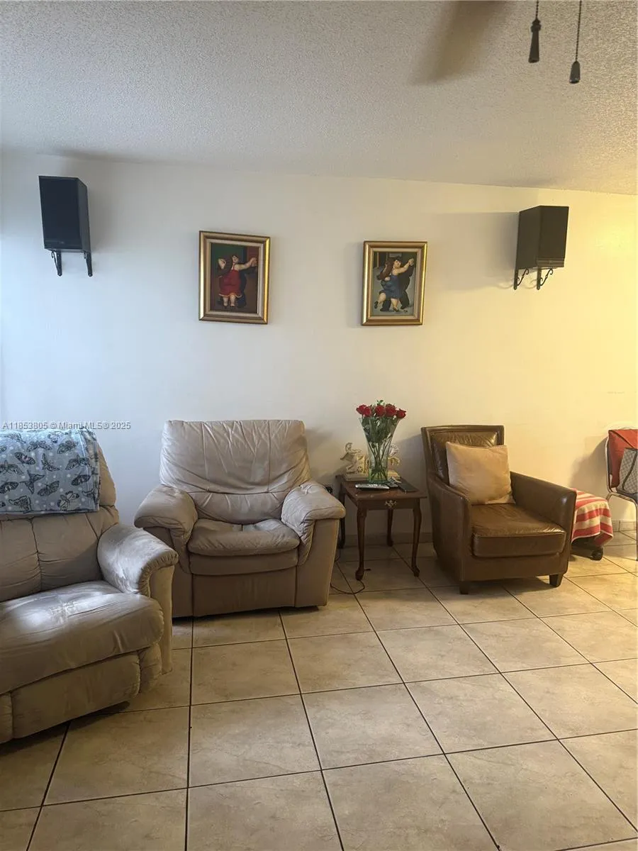 11472 SW 4th St Sweetwater, FL 33174