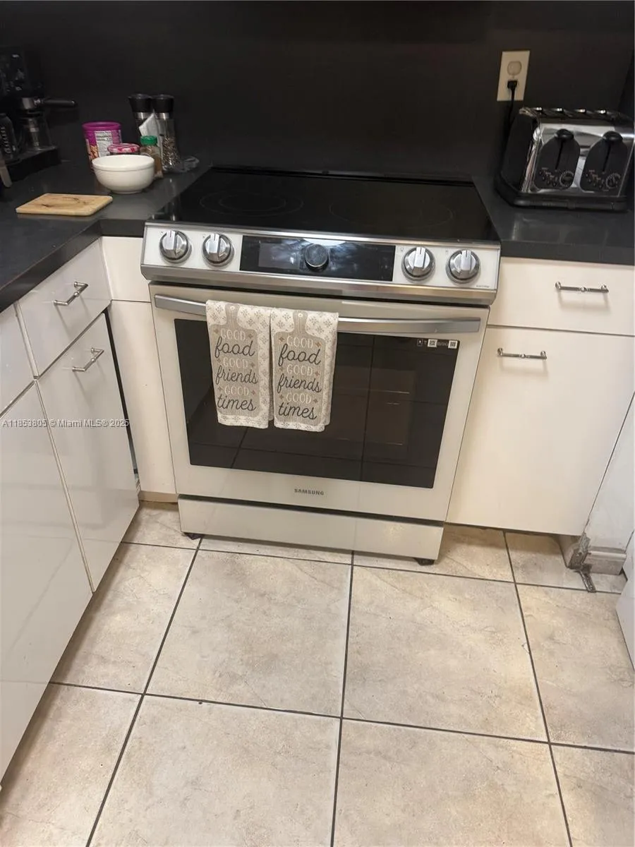 11472 SW 4th St Sweetwater, FL 33174