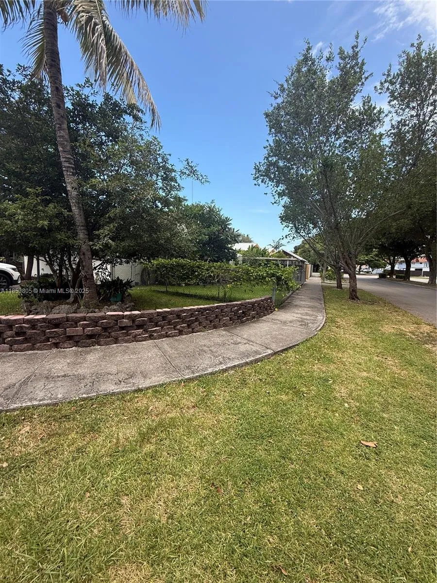11472 SW 4th St Sweetwater, FL 33174