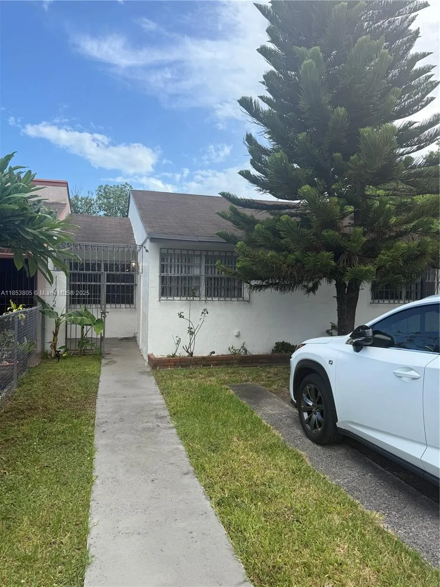 11472 SW 4th St Sweetwater, FL 33174