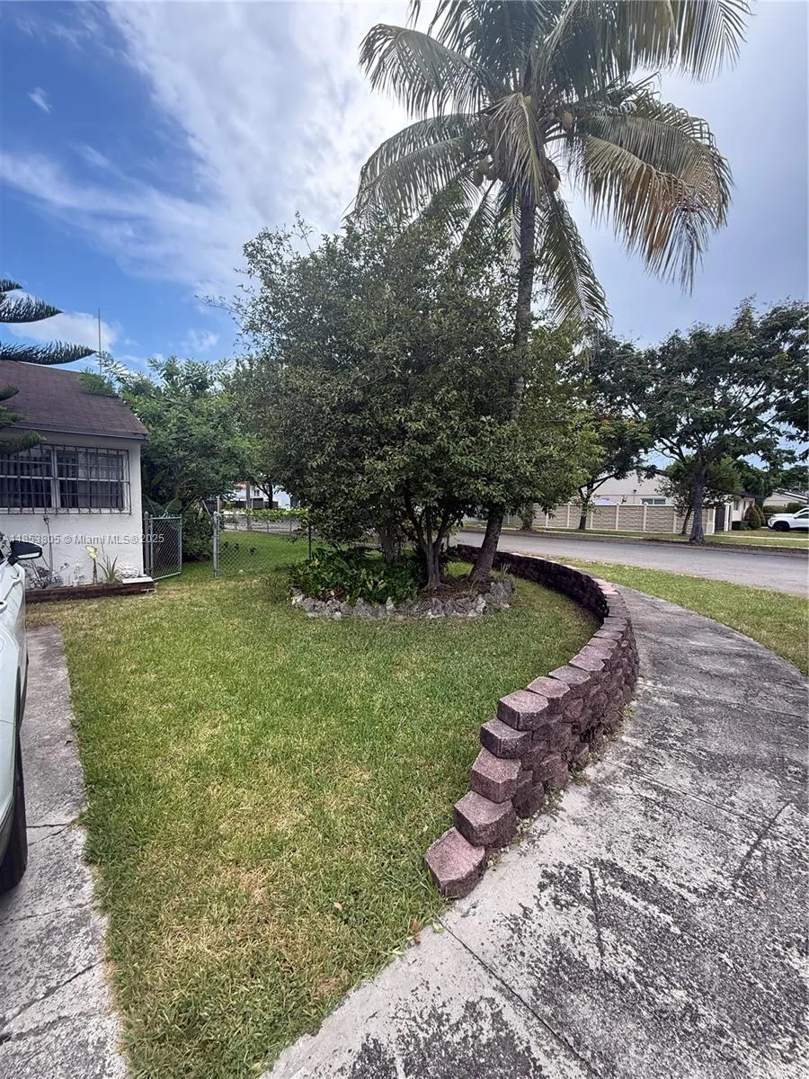 11472 SW 4th St Sweetwater, FL 33174