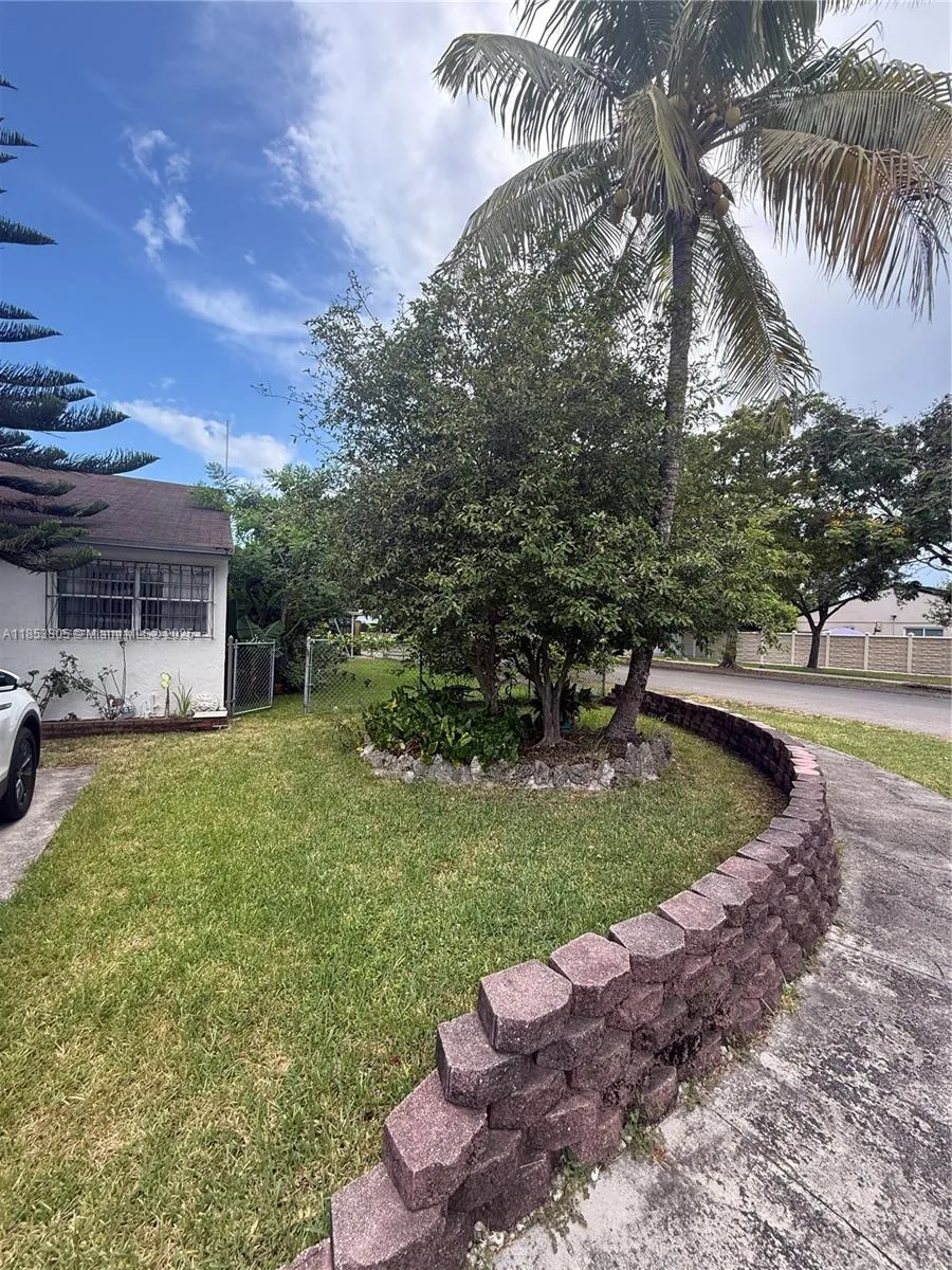 11472 SW 4th St Sweetwater, FL 33174