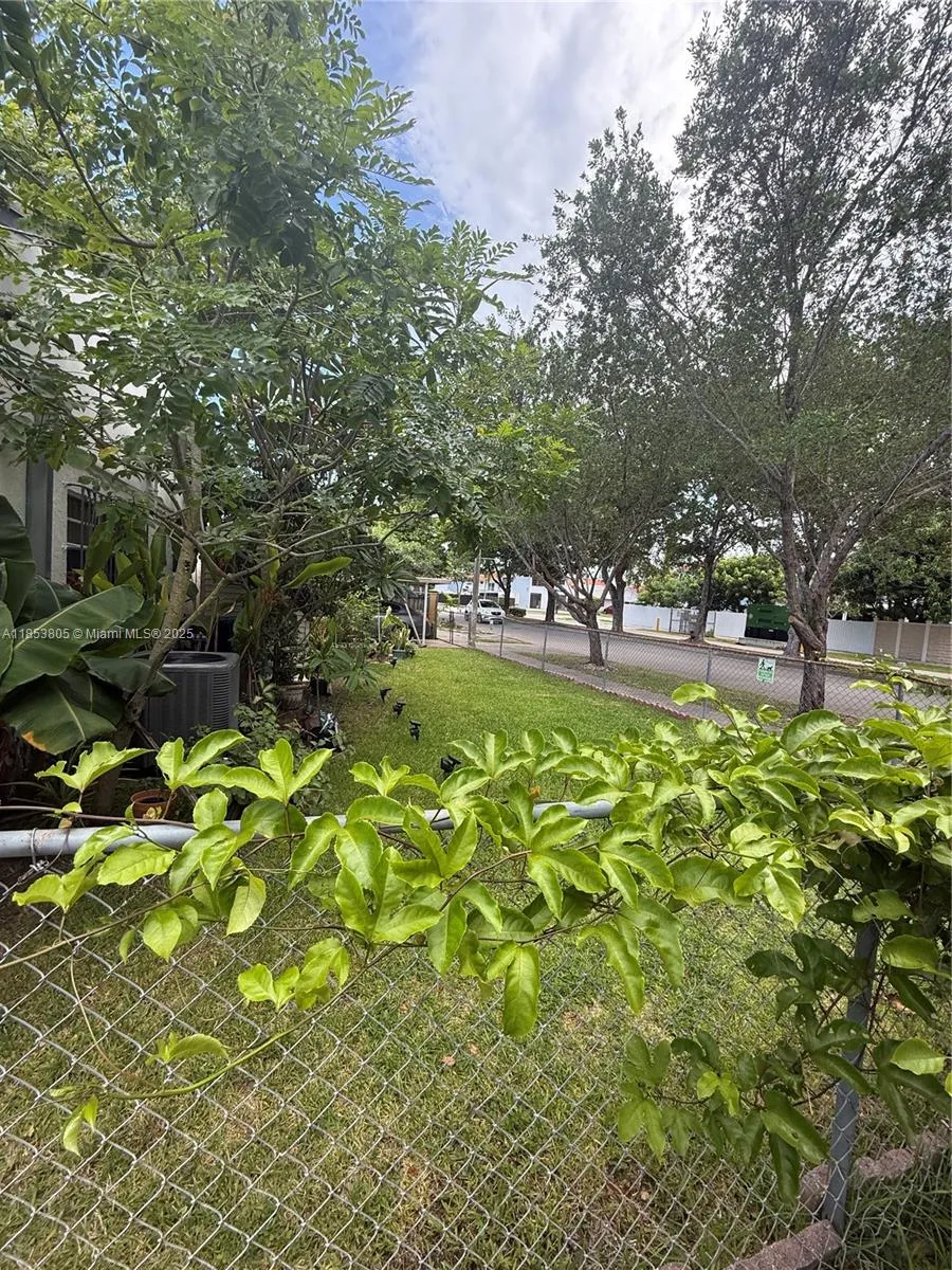 11472 SW 4th St Sweetwater, FL 33174